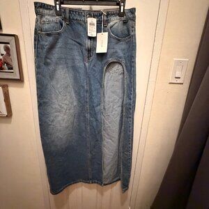 CELLO High-Waisted Denim Midi Skirt – Front Slit, Medium Wash, Size L (NWT)